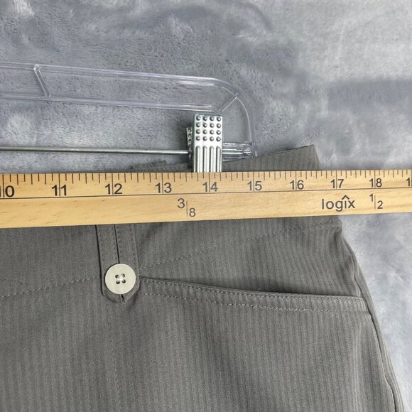 Nike Golf Shorts Womens 10 Gray Stripe Bermuda Dri Fit Mid‎ Rise Stretch Pockets - Picture 6 of 9